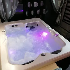 chambre-avec-spa-et-sauna-privatiss.hotels-rhonealpes.com/