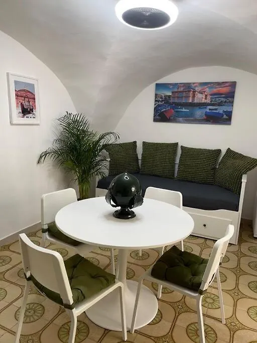 Apartment A Casa Di Svea Bari Italy